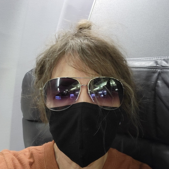 Meet your Posher, Julianna - Picture 1 of 1